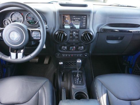 Used 2015 Jeep Wrangler Altitude image 25