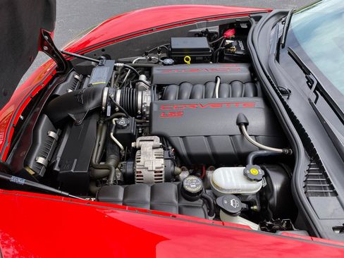 Used 2005 Chevrolet Corvette Convertible w/ Preferred Equipment Group RWD image 40