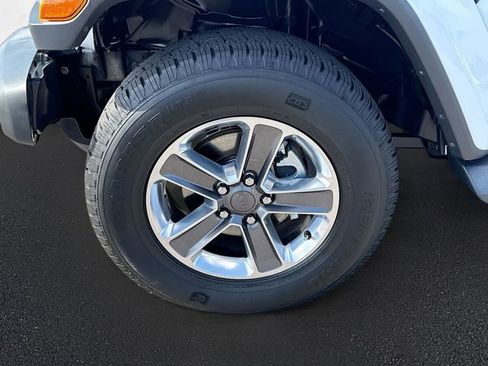 Used 2020 Jeep Wrangler Unlimited Sahara AWD/4WD image 29
