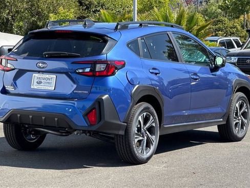 Used 2025 Subaru Crosstrek 2.0i Premium image 4