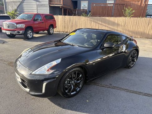 Used 2016 Nissan 370Z Coupe RWD image 1