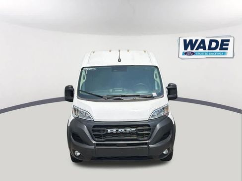 Used 2025 RAM ProMaster 2500 w/ Convenience Group FWD image 2