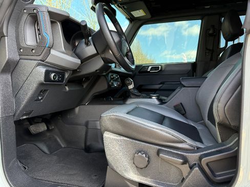 Used 2024 Ford Bronco Black Diamond image 20