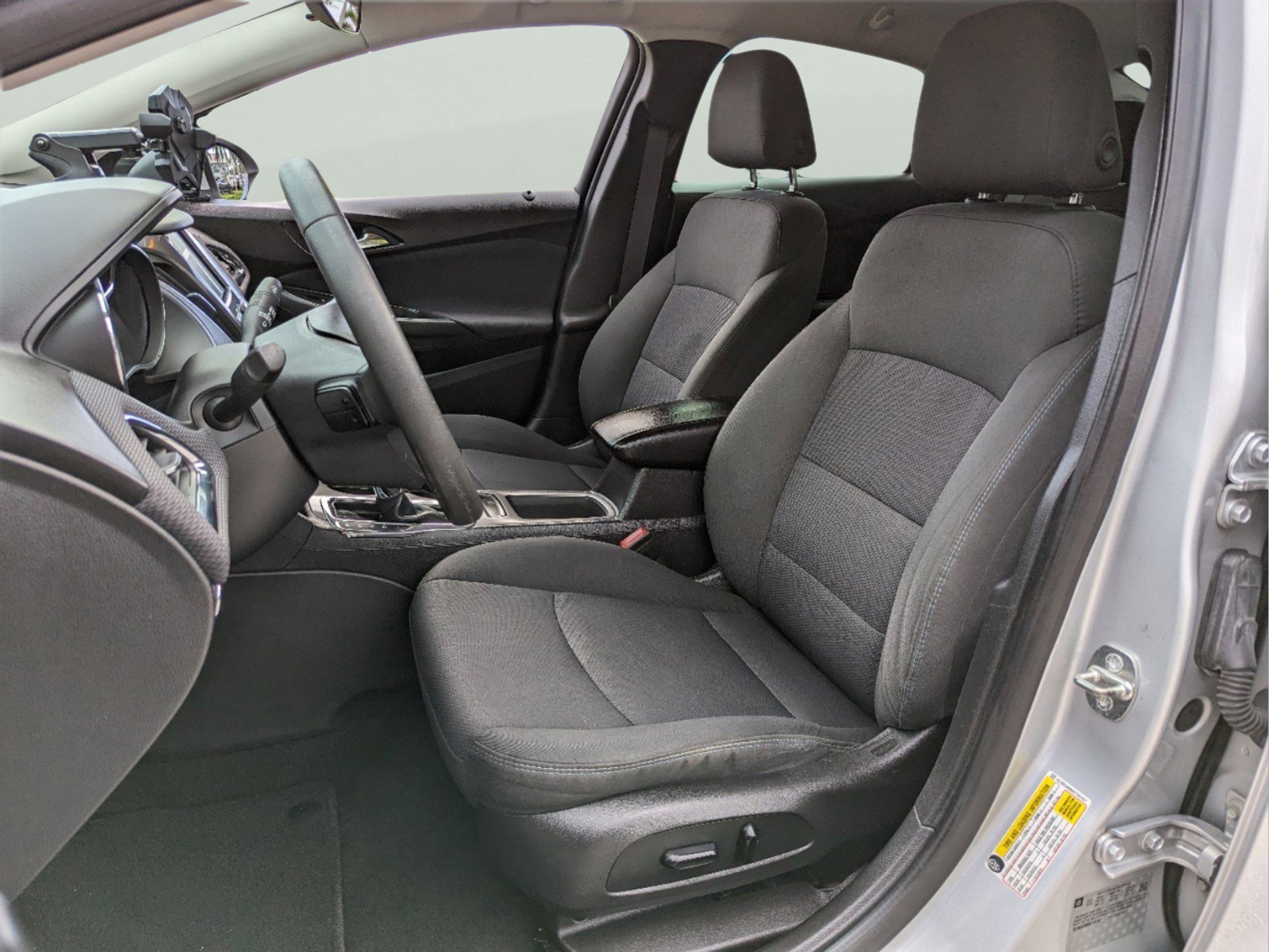 Used 2017 Chevrolet Cruze LT w/ Convenience Package FWD image 21