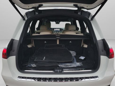 Certified 2026 Mercedes-Benz GLS 580 4MATIC image 32