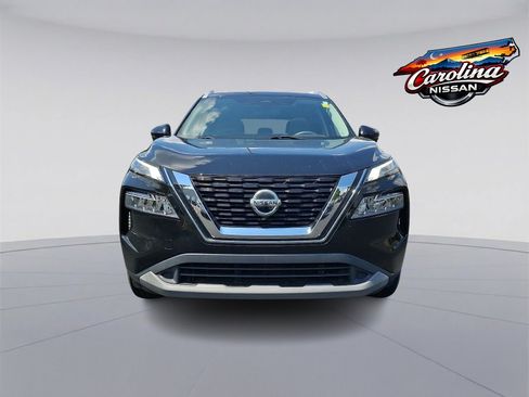 Used 2021 Nissan Rogue SV w/ Premium Package FWD image 2