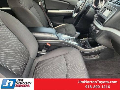 Used 2018 Dodge Journey SE w/ Popular Equipment Group FWD image 15