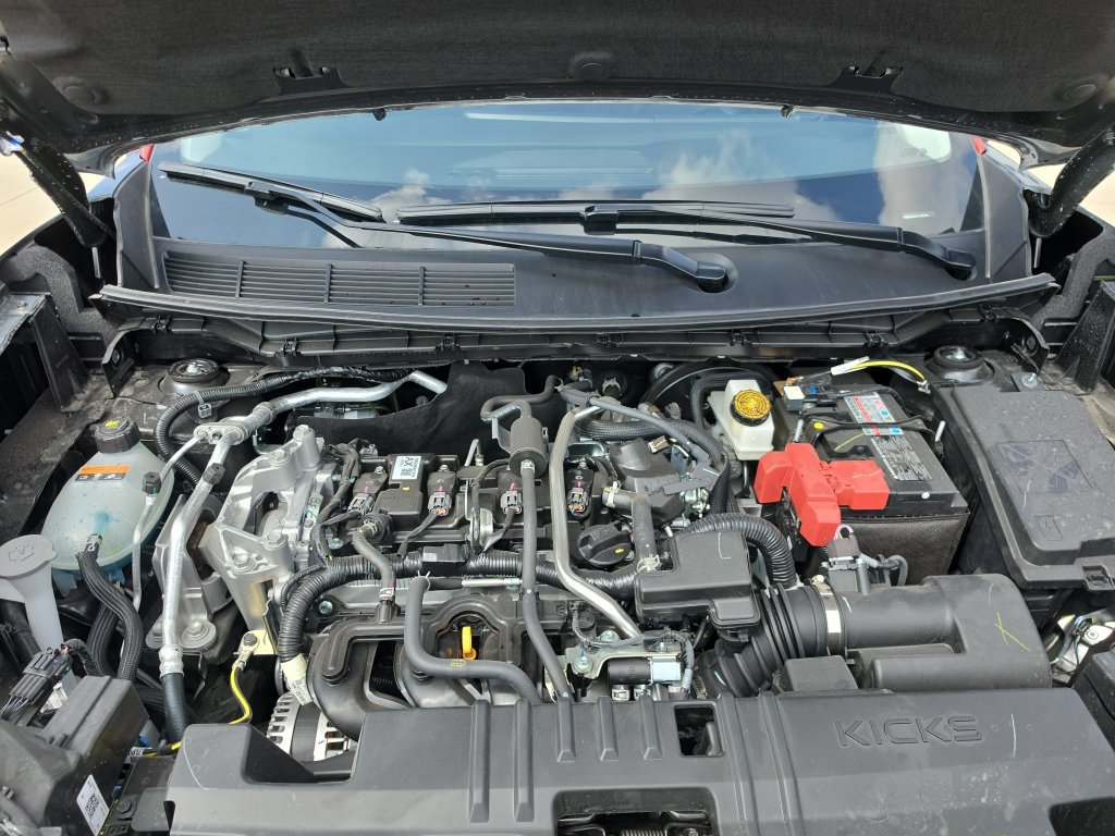 New 2026 Nissan Kicks SR FWD image 25