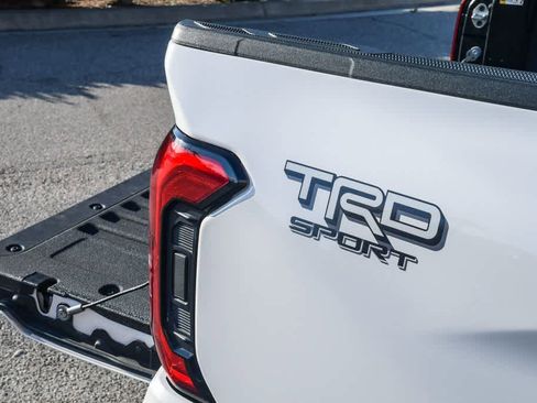 Used 2024 Toyota Tacoma TRD Sport w/ TRD Sport Premium Package AWD/4WD image 33