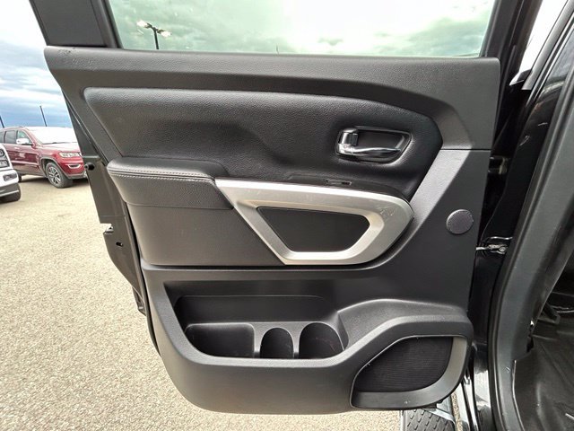 Used 2018 Nissan Titan SL w/ Chrome Package AWD/4WD image 43