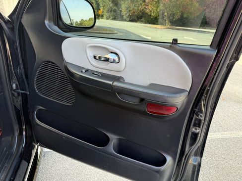 Used 2003 Ford F150 Harley-Davidson image 22