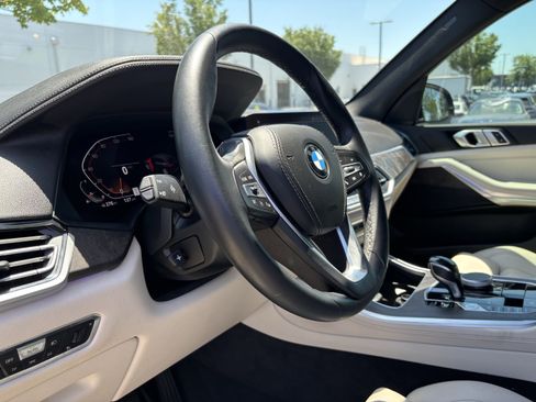 Used 2022 BMW X5 sDrive40i w/ Premium Package RWD image 17
