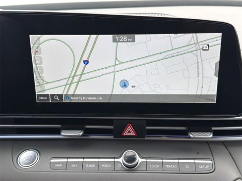 Certified 2025 Hyundai Elantra SEL image 29