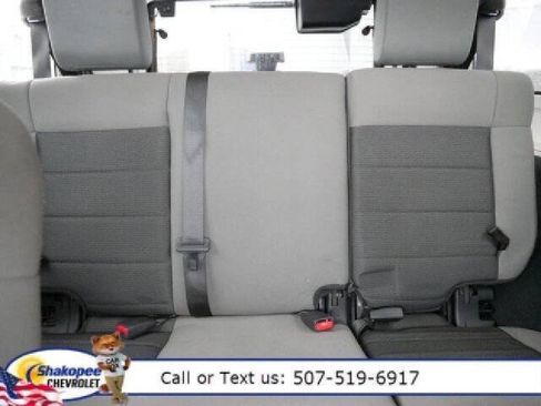 Used 2010 Jeep Wrangler Unlimited Rubicon image 22