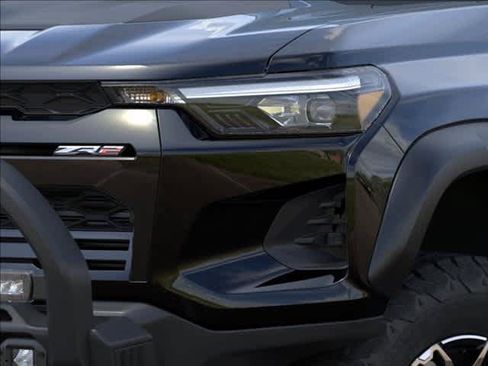 New 2026 Chevrolet Colorado ZR2 w/ Off-Road Front Bumper Package AWD/4WD image 10