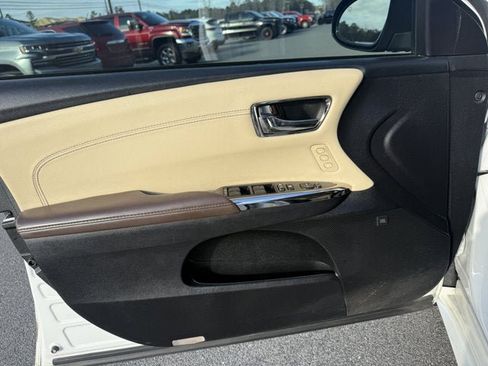 Used 2018 Toyota Avalon Limited image 13