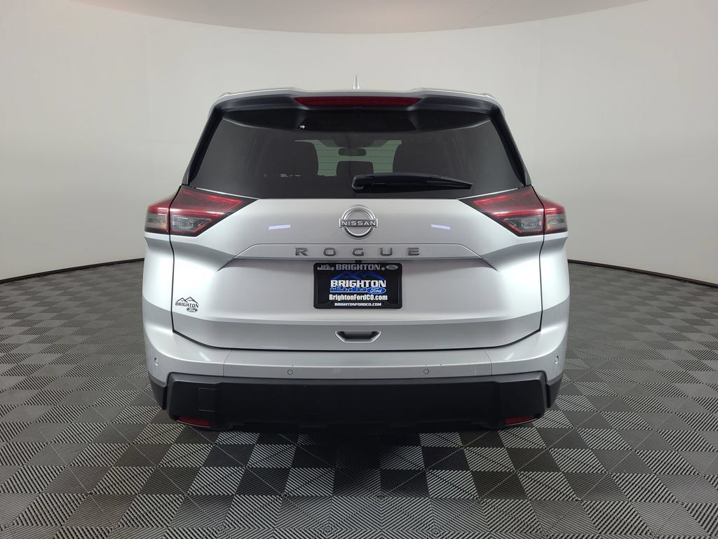 Used 2025 Nissan Rogue SV FWD image 4