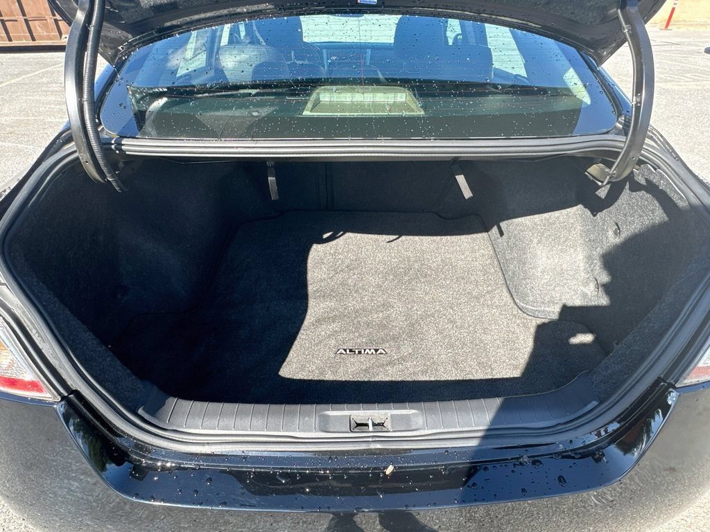 Used 2014 Nissan Altima 2.5 SL w/ Technology Package FWD image 26
