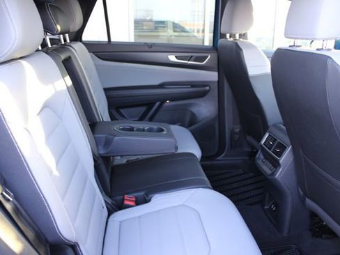 New 2026 Volkswagen Atlas Cross Sport SEL AWD/4WD image 17
