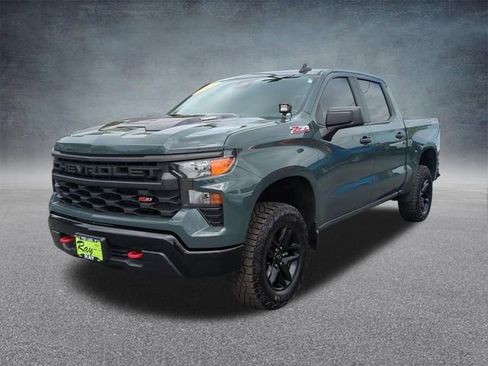 Used 2025 Chevrolet Silverado 1500 Custom Trail Boss AWD/4WD image 5
