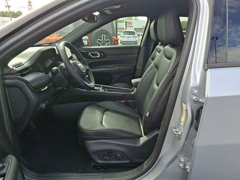 New 2026 Jeep Compass Limited image 16