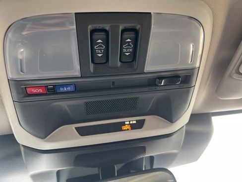 Used 2024 Subaru Crosstrek 2.0i Premium image 15