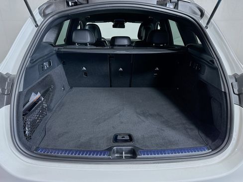 Used 2025 Mercedes-Benz GLC 300 4MATIC image 24