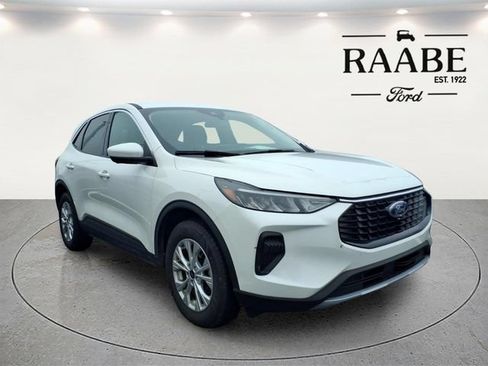 Used 2023 Ford Escape Active w/ Tech Pack #2 AWD/4WD image 8