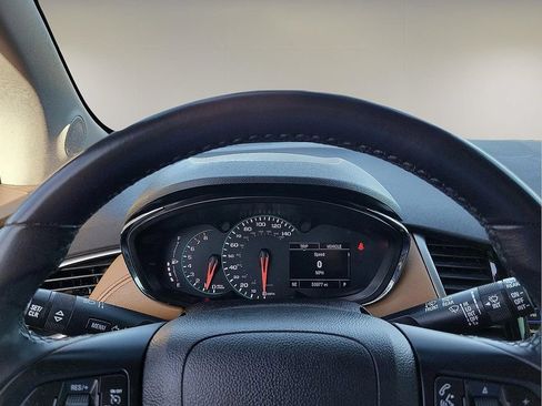 Used 2019 Chevrolet Trax LT w/ LT Convenience Package FWD image 18