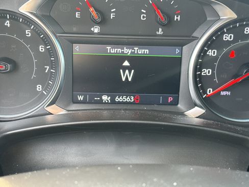 Used 2024 Chevrolet Equinox RS w/ RS Leather Package image 21