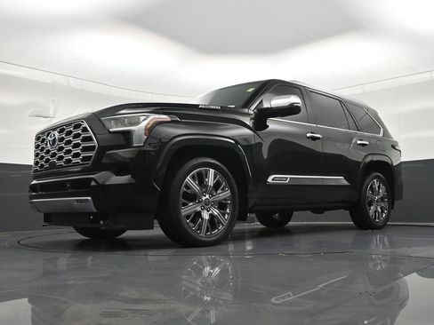 Used 2024 Toyota Sequoia Capstone AWD/4WD image 29