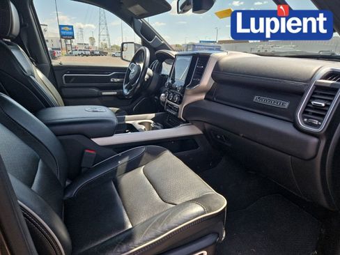 Used 2019 RAM 1500 Laramie w/ Sport Appearance Package AWD/4WD image 17