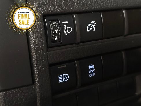 Used 2024 Toyota Tacoma SR image 29