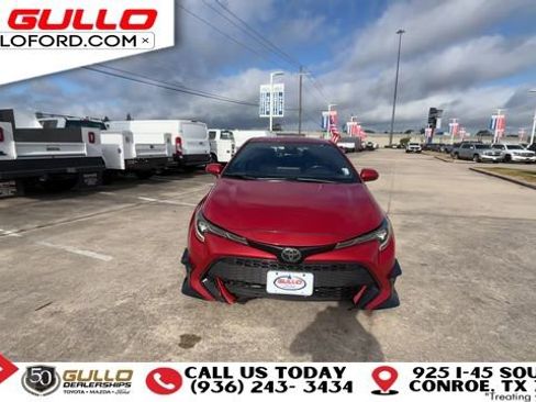 Used 2021 Toyota Corolla SE w/ Special Edition FWD image 3