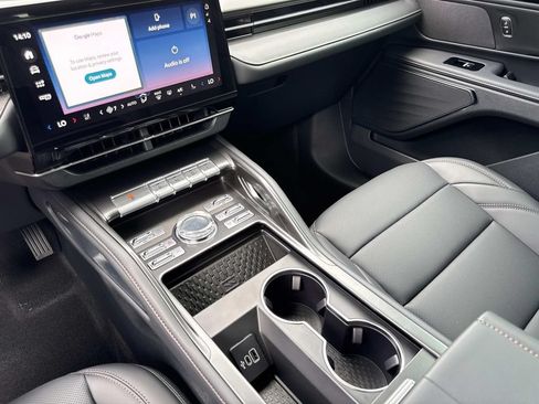 New 2026 Lincoln Nautilus Premier AWD/4WD image 25
