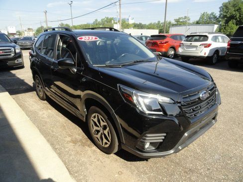 Used 2022 Subaru Forester Premium AWD/4WD image 5