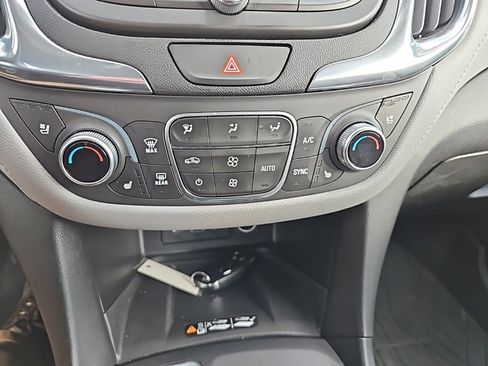Used 2020 Chevrolet Equinox Premier image 21