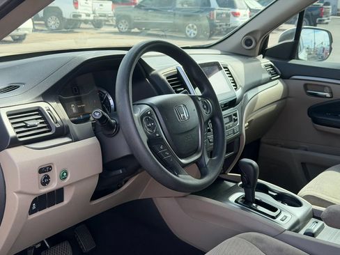 Used 2018 Honda Pilot EX image 18