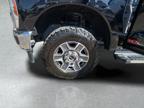 Used 2023 Ford F350 Lariat w/ FX4 Off-Road Package AWD/4WD image 19