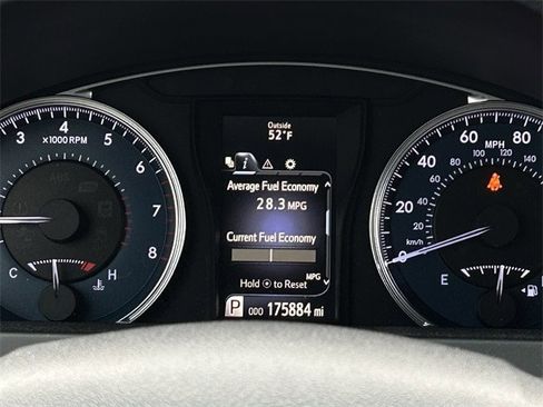 Used 2017 Toyota Camry image 17