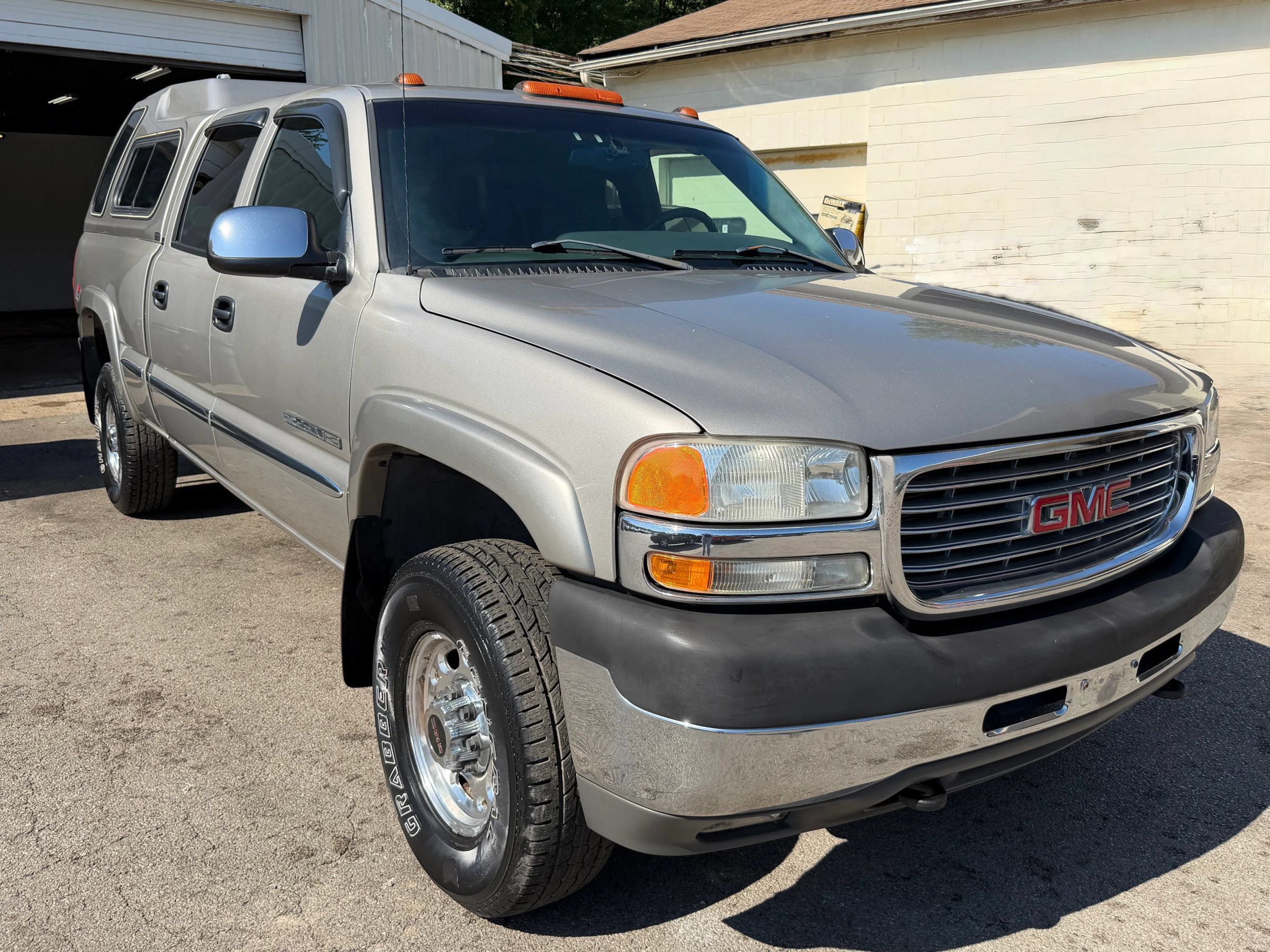 Used 2002 GMC Sierra 2500 4x4 Crew Cab HD w/ Snow Plow Prep Pkg image 4