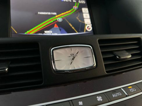 Used 2018 INFINITI Q70 Luxe image 37