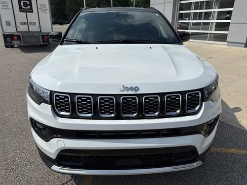 Used 2025 Jeep Compass Limited AWD/4WD image 12
