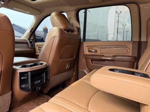 Used 2022 RAM 3500 Limited AWD/4WD image 19