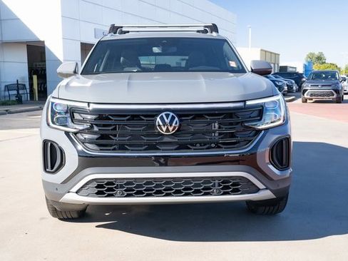New 2026 Volkswagen Atlas Cross Sport SE FWD image 9