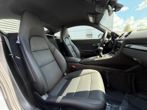 Certified 2025 Porsche 718 Cayman RWD image 22