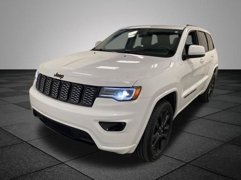 Used 2021 Jeep Grand Cherokee Laredo X AWD/4WD image 3