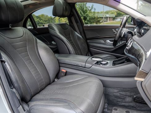 Used 2019 Mercedes-Benz S 560 Sedan w/ AMG Line Exterior image 32