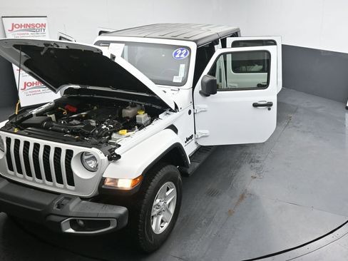 Used 2022 Jeep Gladiator Sport image 40