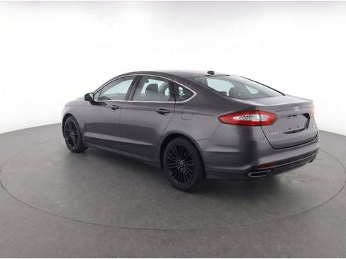 Used 2016 Ford Fusion SE w/ Equipment Group 202A AWD/4WD image 3